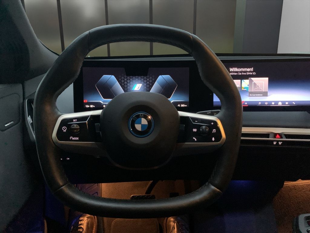 BMW iX 2023