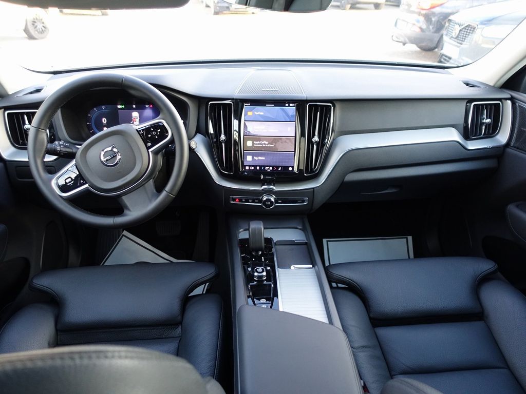Volvo XC60 2025