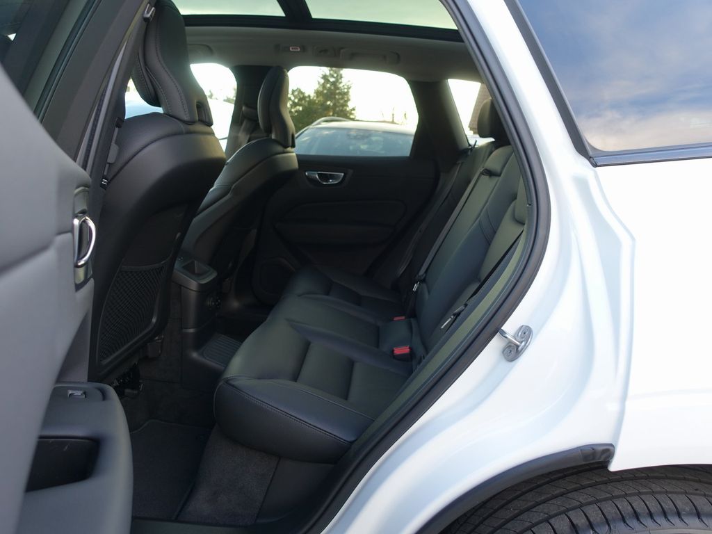 Volvo XC60 2025