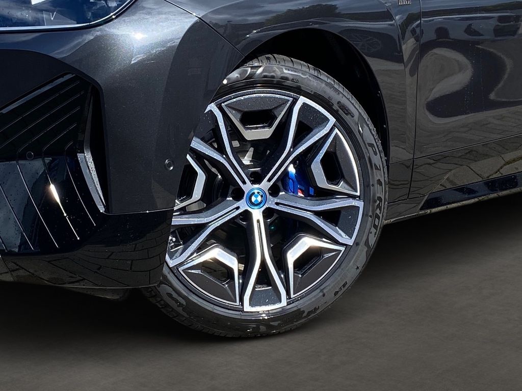BMW iX 2025