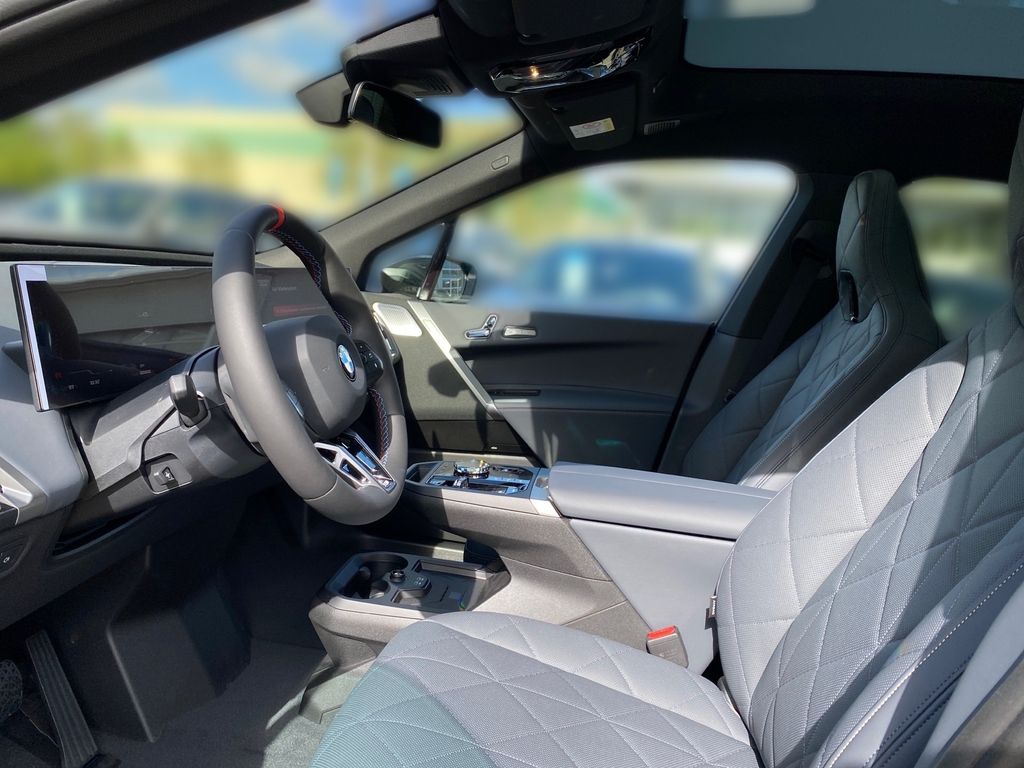 BMW iX 2025