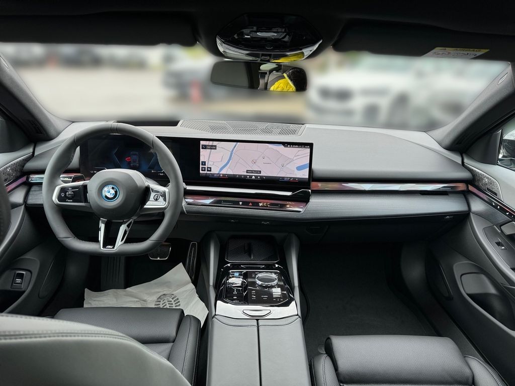BMW i5 2024