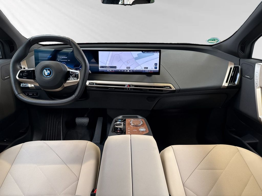 BMW iX 2025