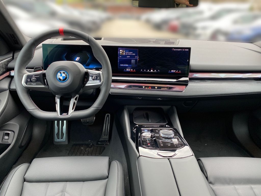 BMW i5 2025