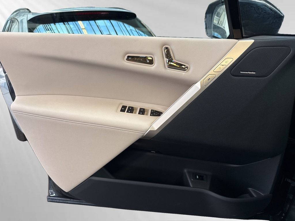 BMW iX 2025