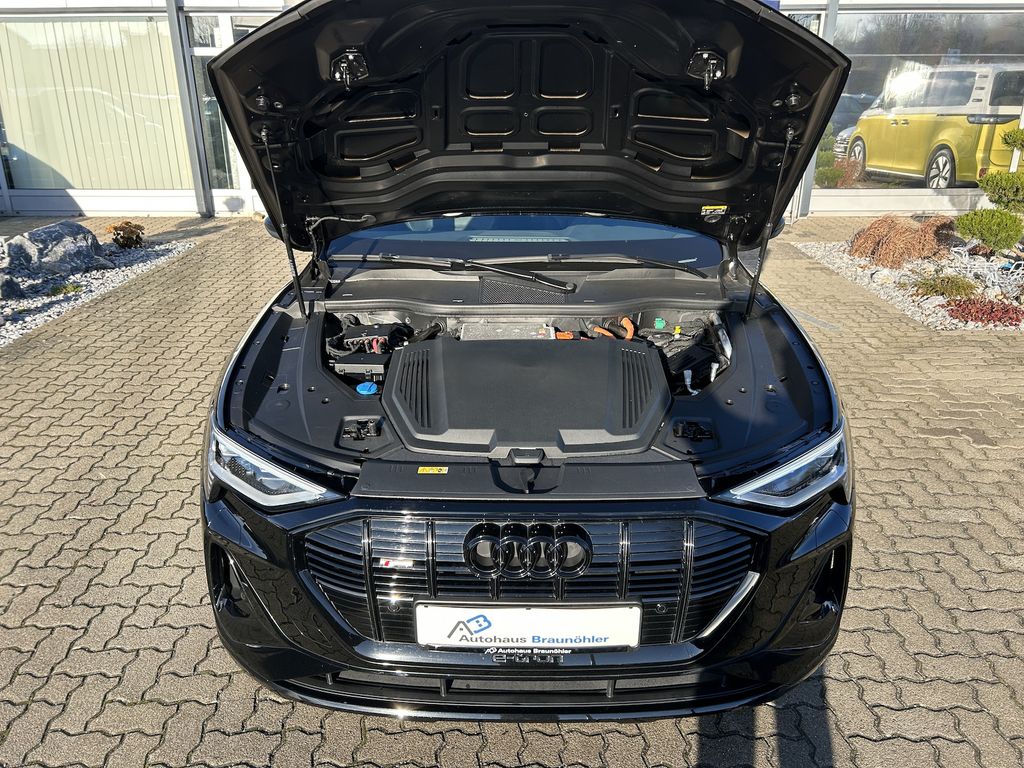 Audi e-tron 2022