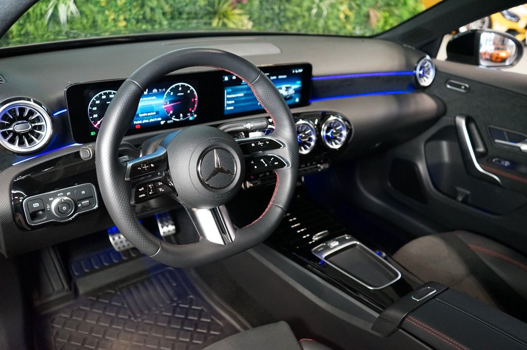 Mercedes-Benz A 200 2023