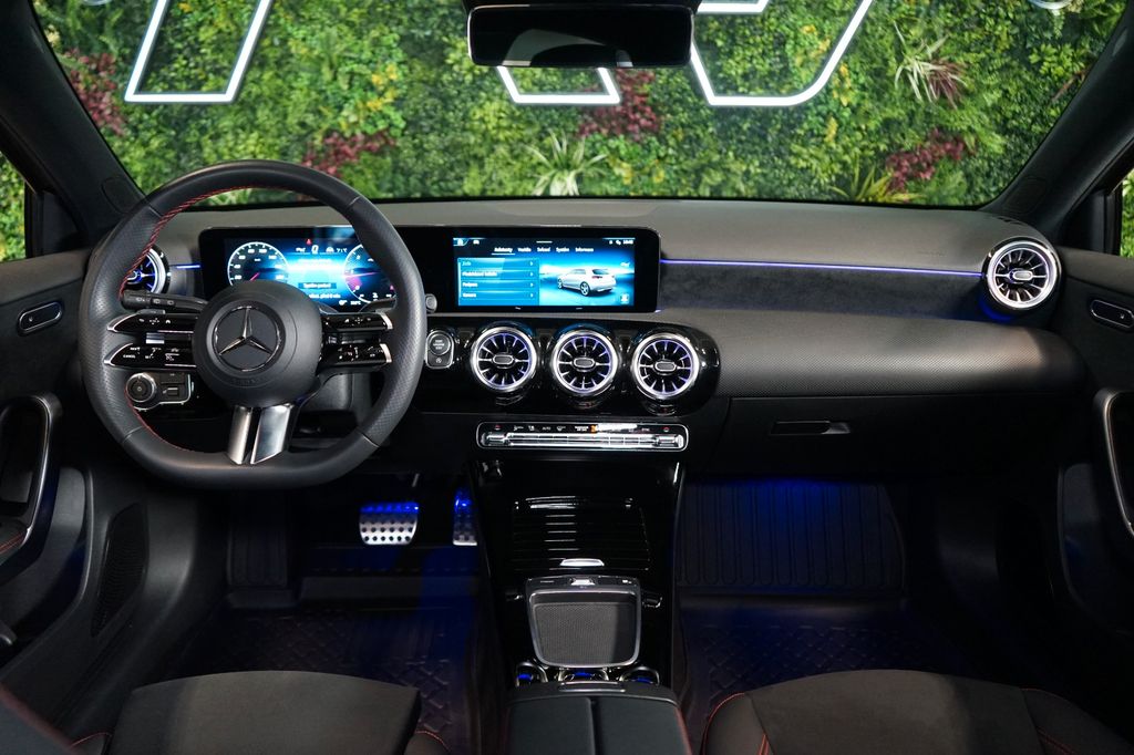 Mercedes-Benz A 200 2023