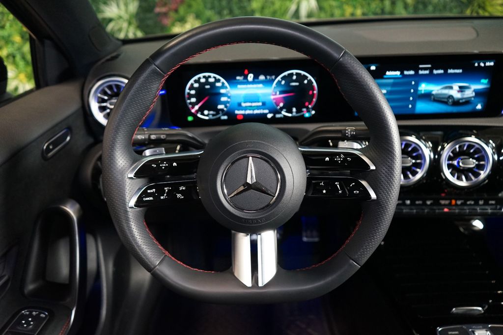 Mercedes-Benz A 200 2023