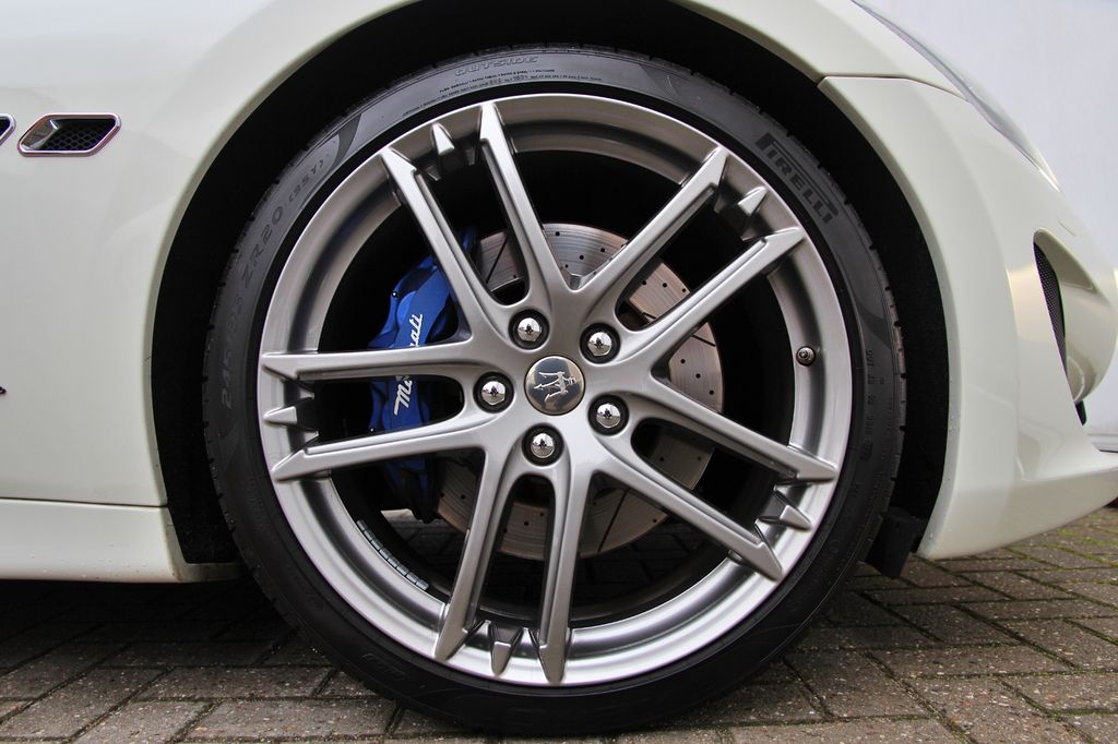 Maserati Granturismo 2015