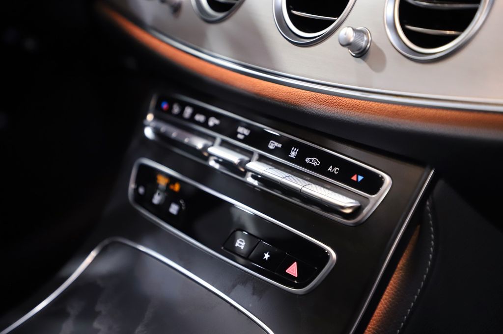 Mercedes-Benz E 300 2023