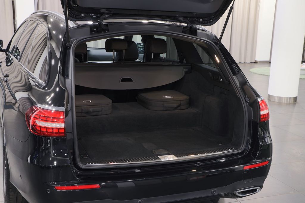 Mercedes-Benz E 300 2023