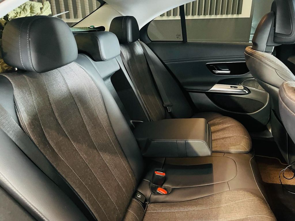 Mercedes-Benz E 300 2024