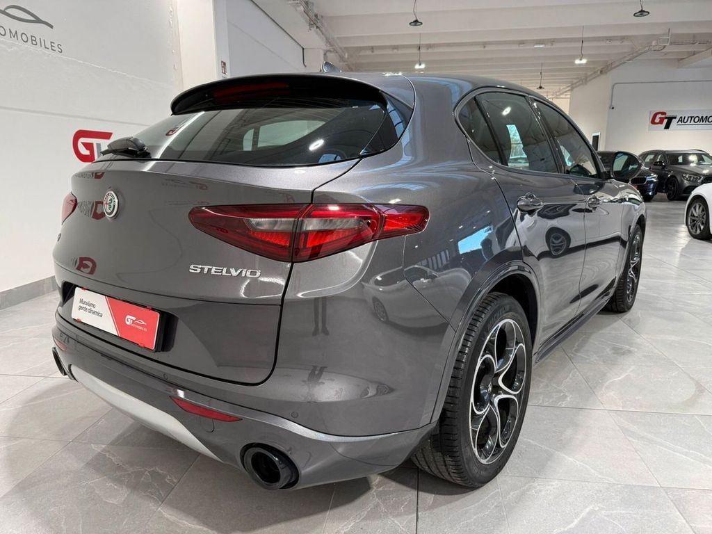 Alfa Romeo Stelvio 2022
