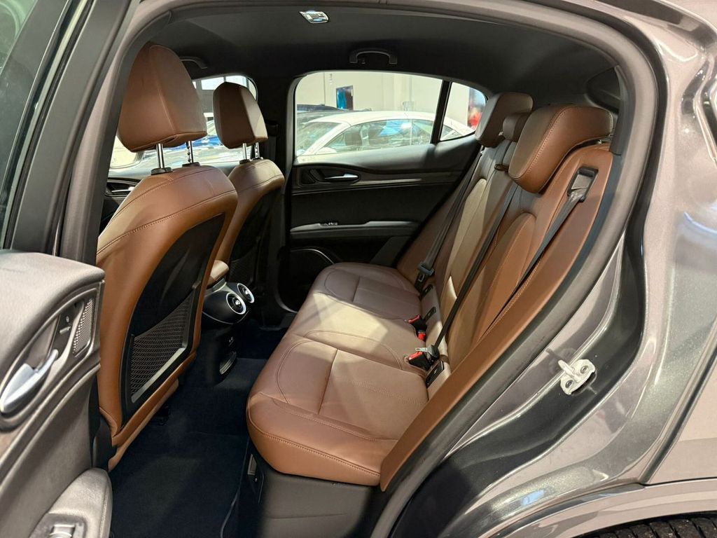 Alfa Romeo Stelvio 2022