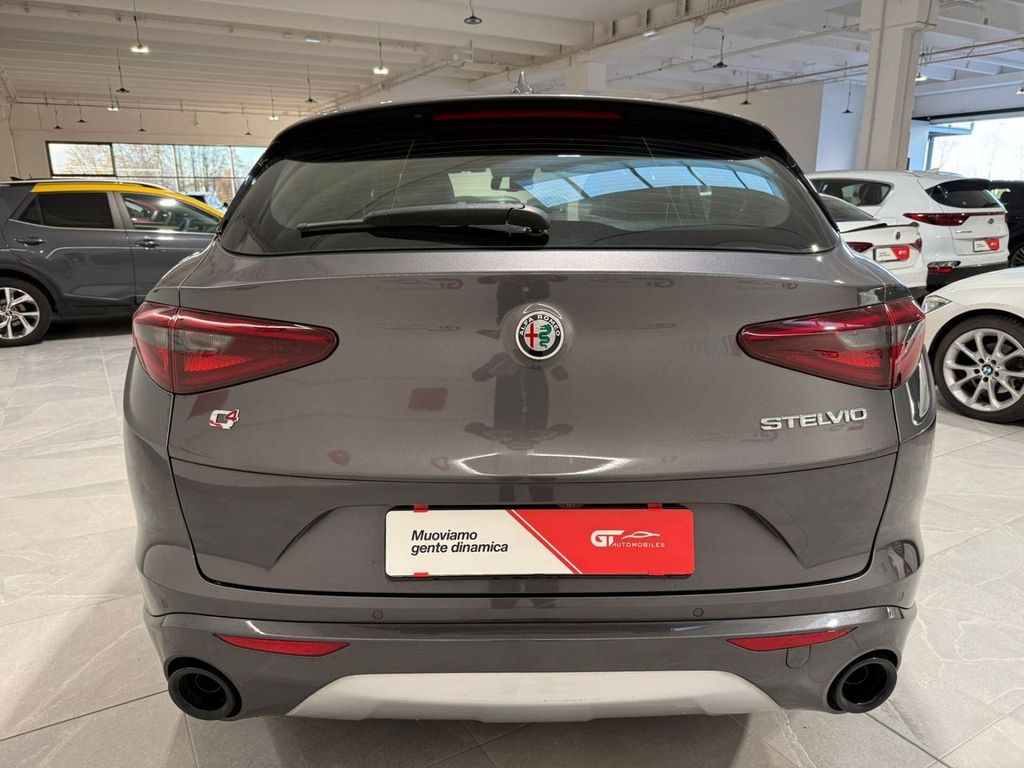 Alfa Romeo Stelvio 2022