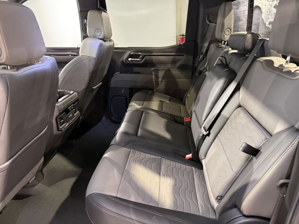 Chevrolet Silverado 2025