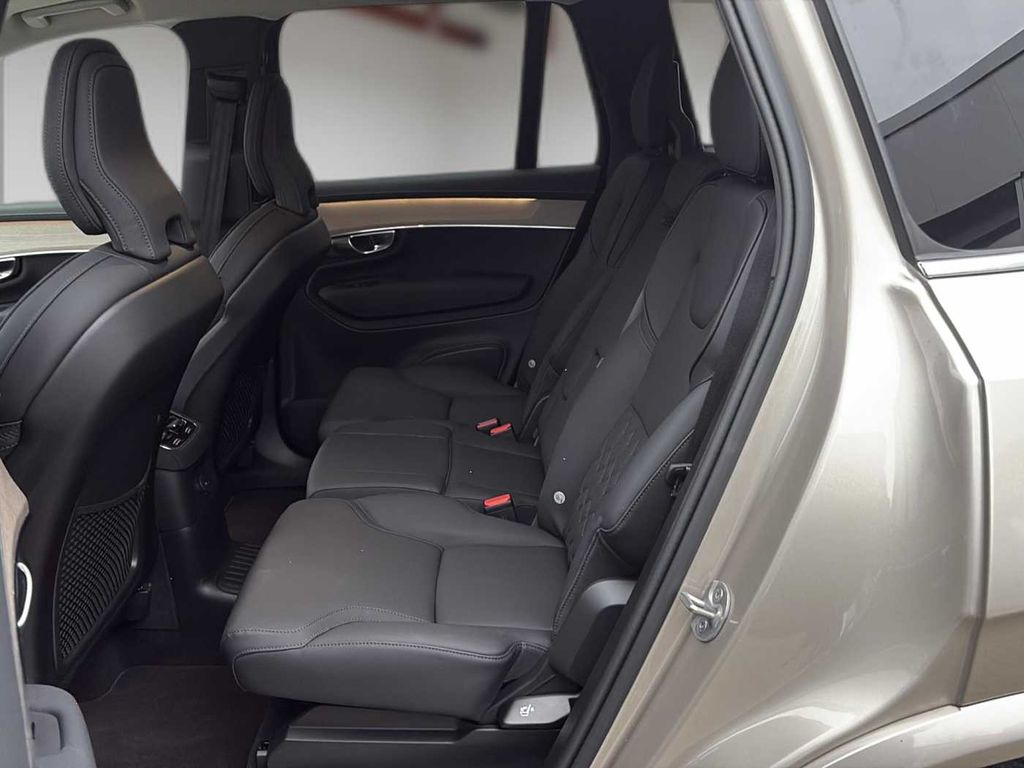 Volvo XC90 2025