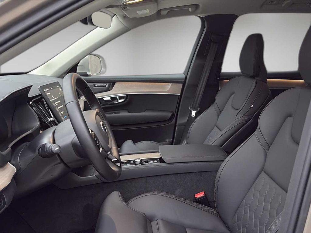 Volvo XC90 2025