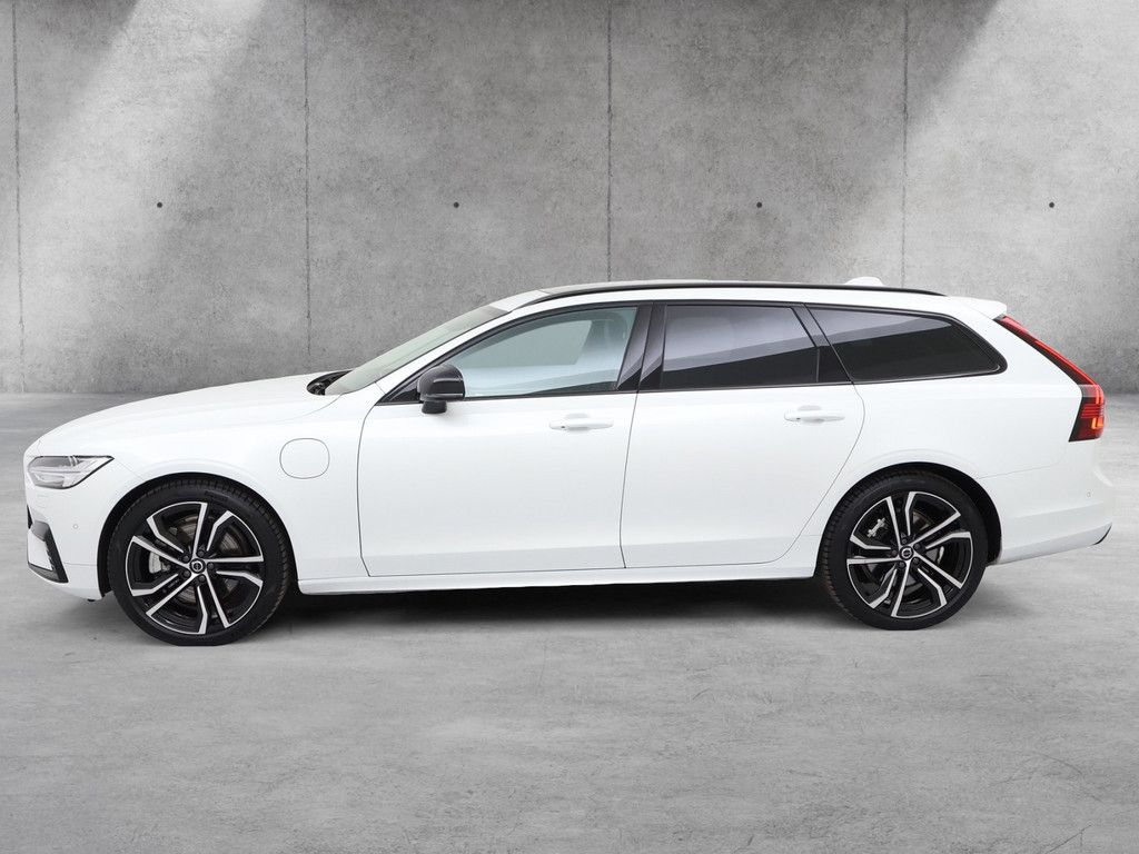 Volvo V90 2025