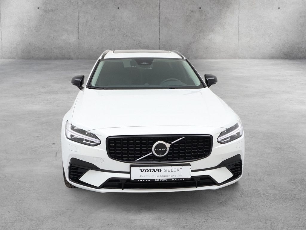 Volvo V90 2025