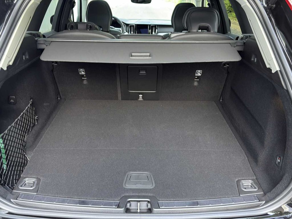 Volvo XC60 2025