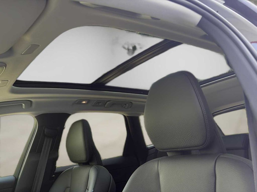 Volvo XC60 2025