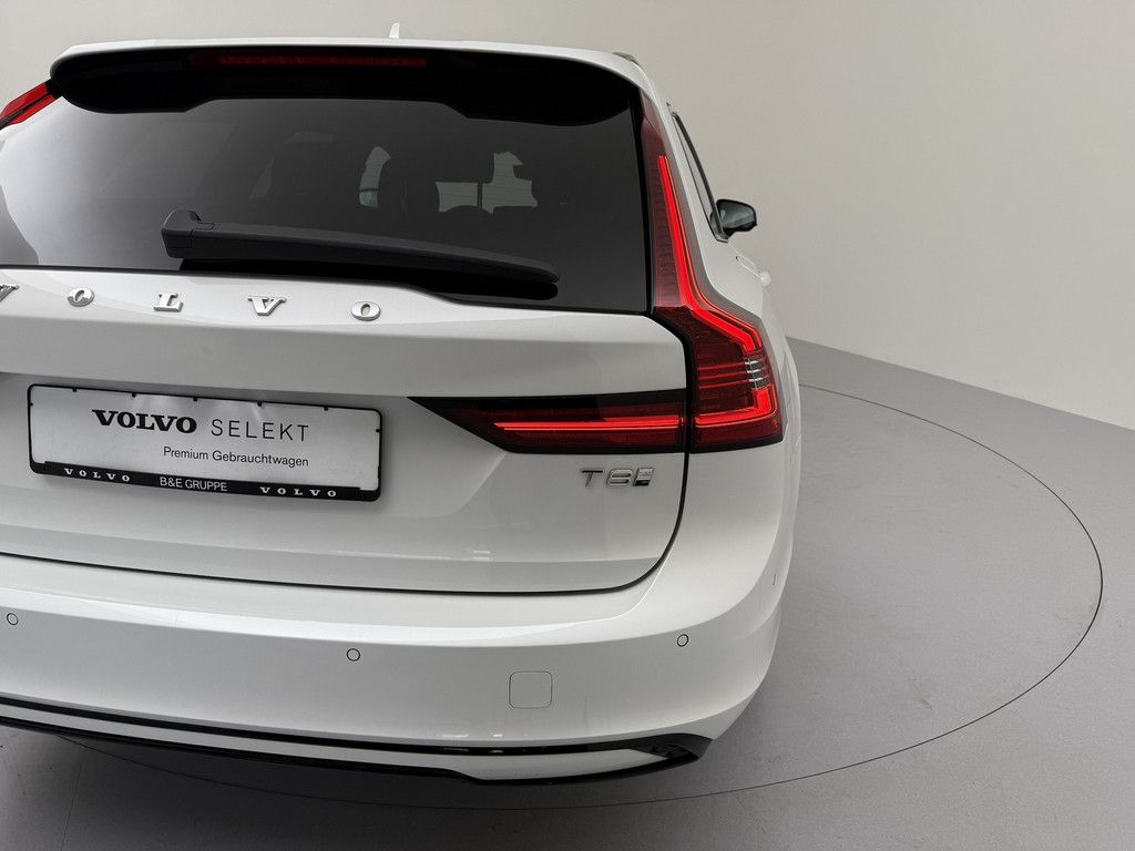 Volvo V90 2025