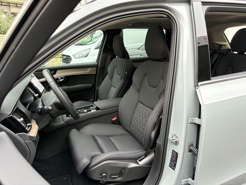 Volvo XC90 2025