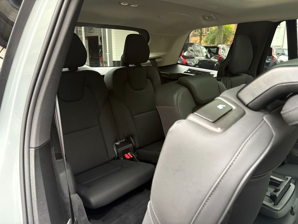Volvo XC90 2025