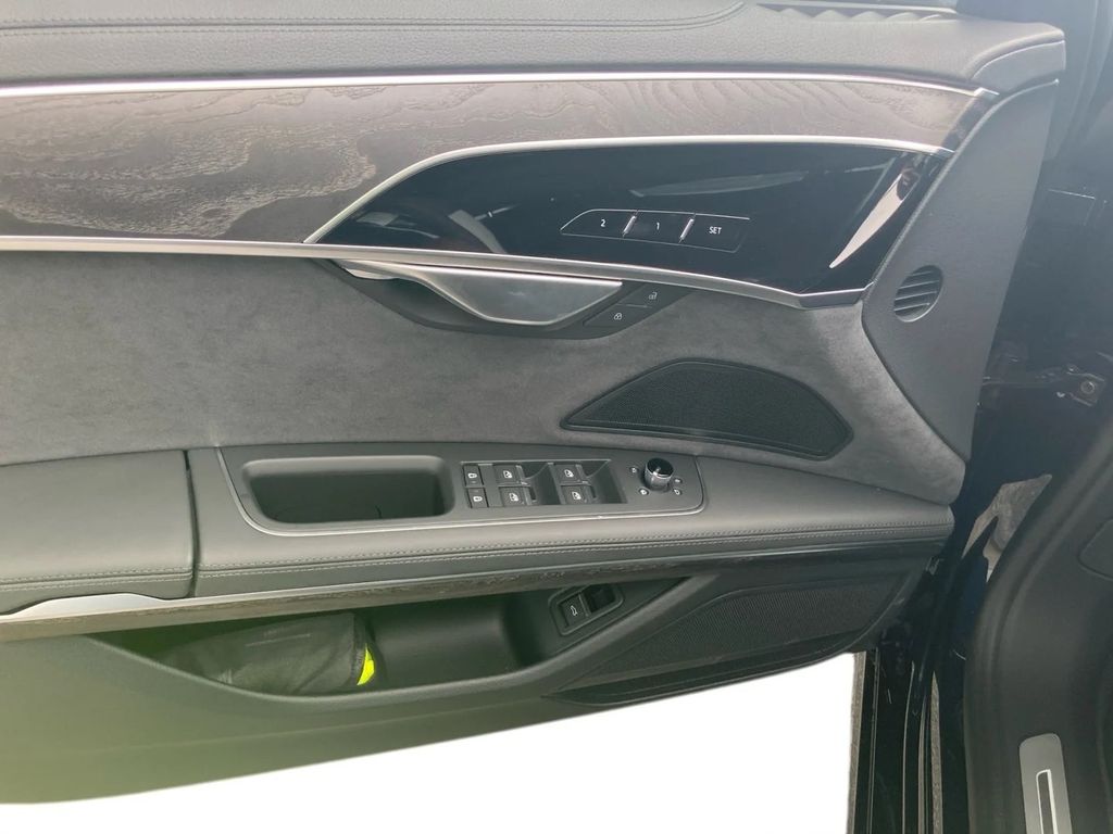 Audi A8 2025