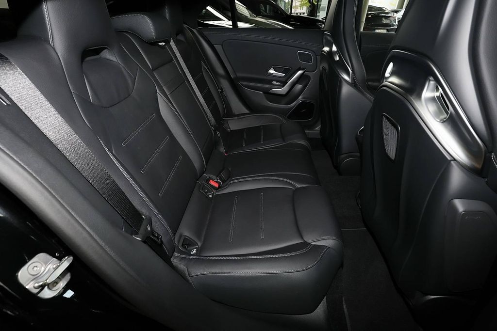 Mercedes-Benz CLA 45 AMG 2025