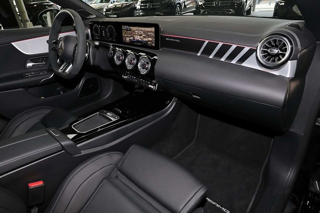Mercedes-Benz CLA 45 AMG 2025