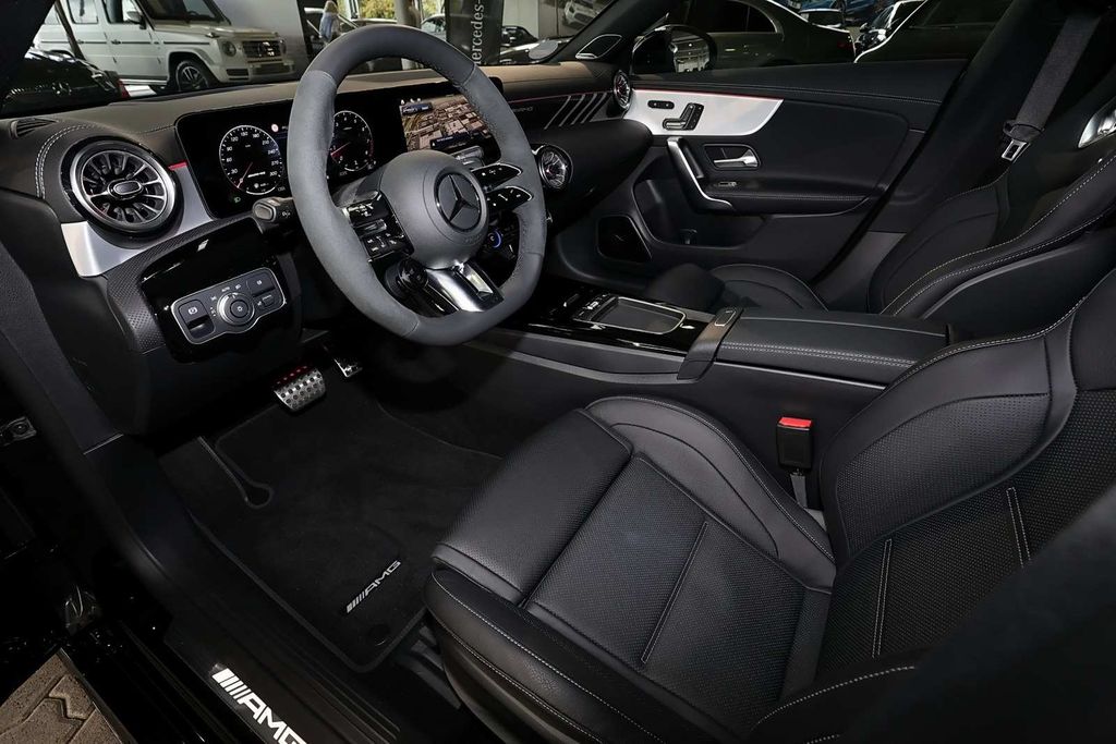 Mercedes-Benz CLA 45 AMG 2025