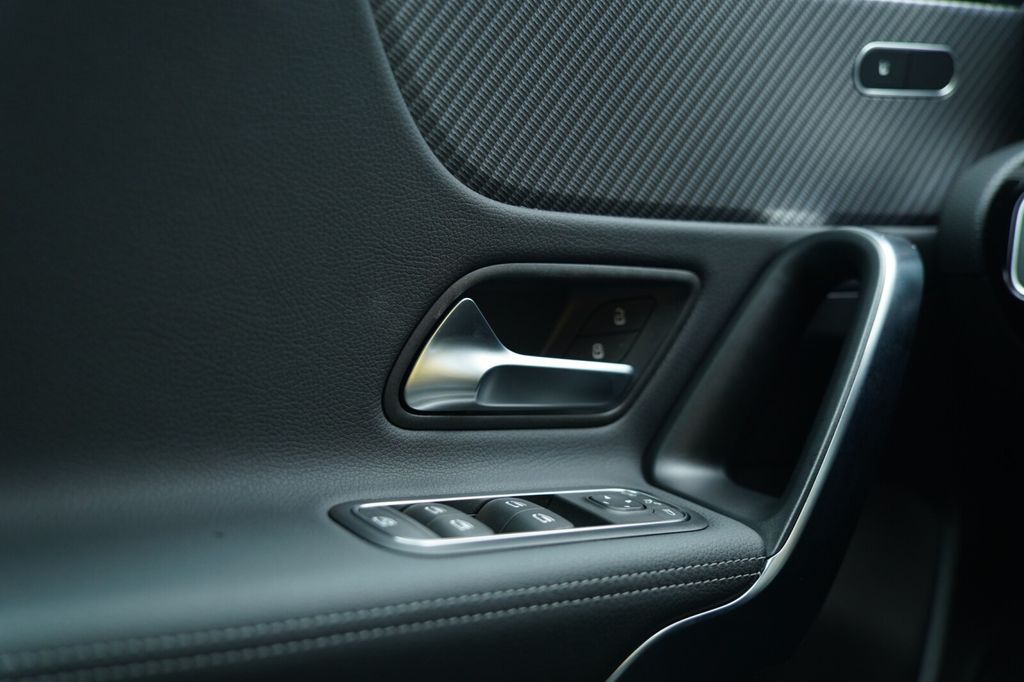 Mercedes-Benz A 180 2024