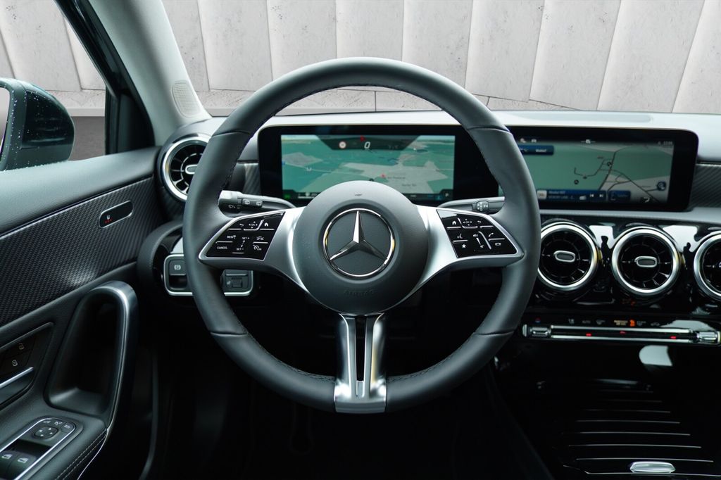 Mercedes-Benz A 180 2024