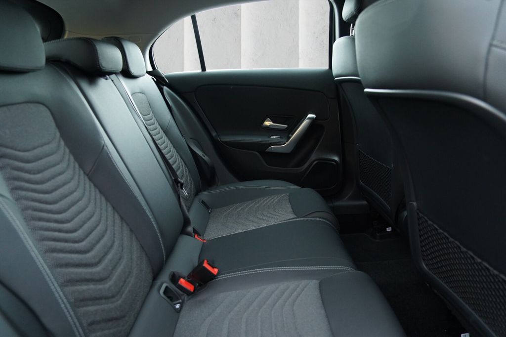 Mercedes-Benz A 180 2024