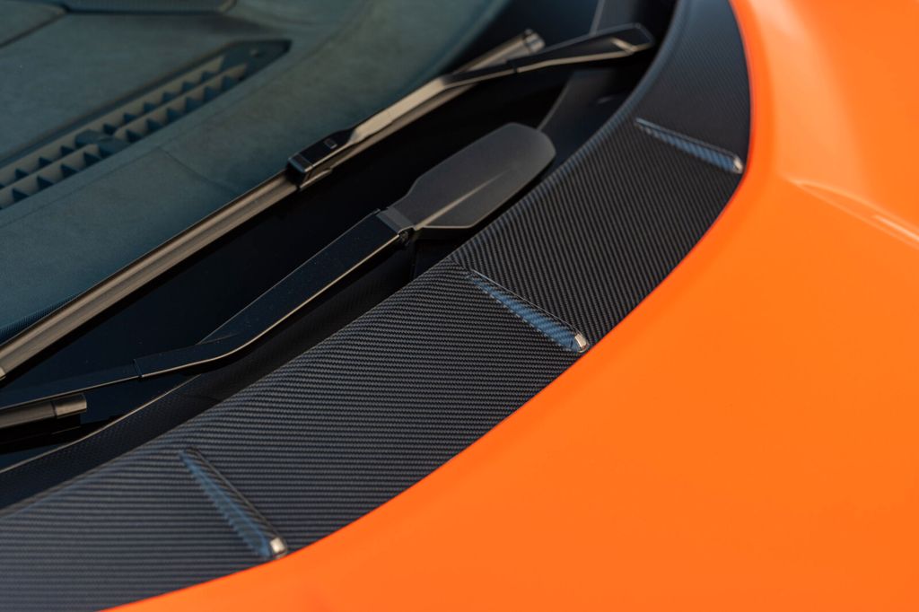 Lamborghini Revuelto 2025