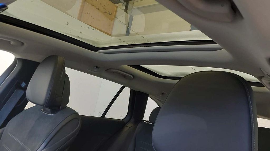 Mercedes-Benz C 300 2024