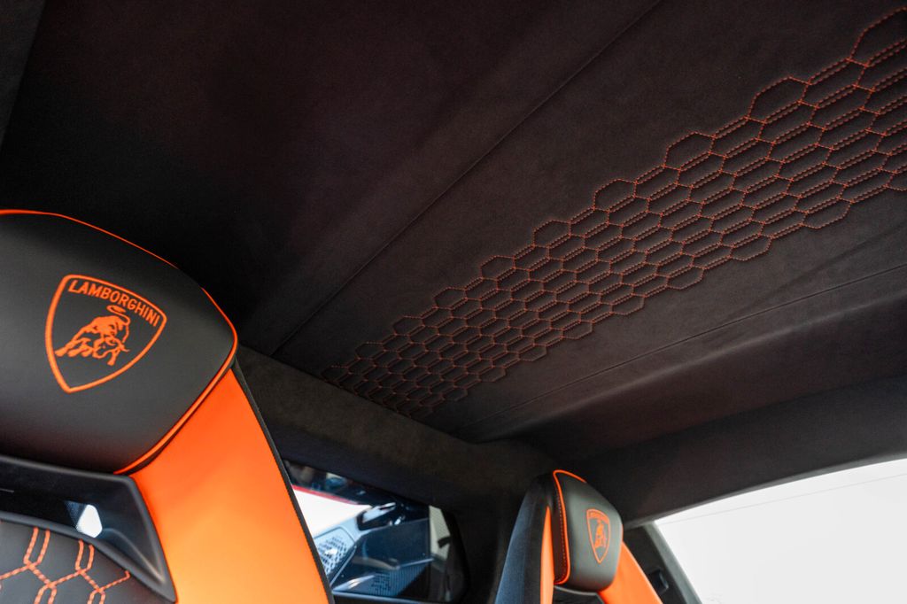 Lamborghini Revuelto 2025