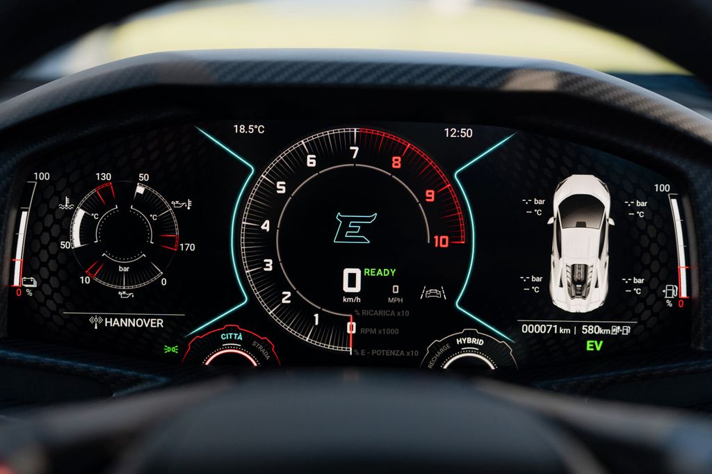 Lamborghini Revuelto 2025