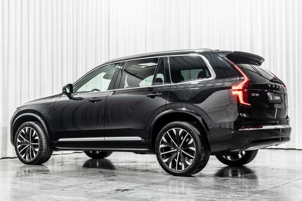 Volvo XC90 2025