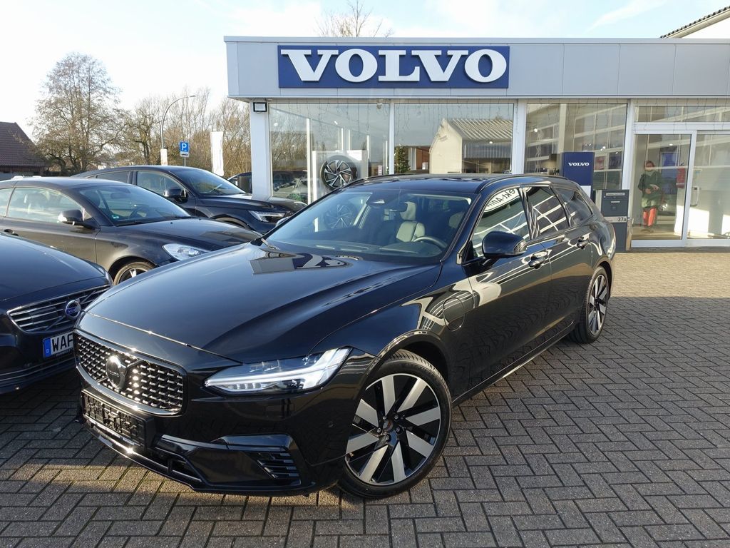 Volvo V90 2025