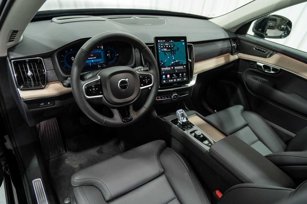 Volvo XC90 2025