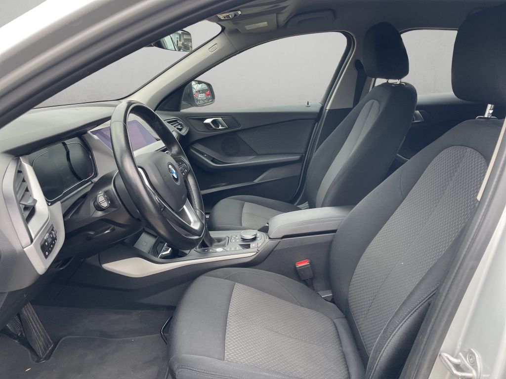 BMW 118 2021