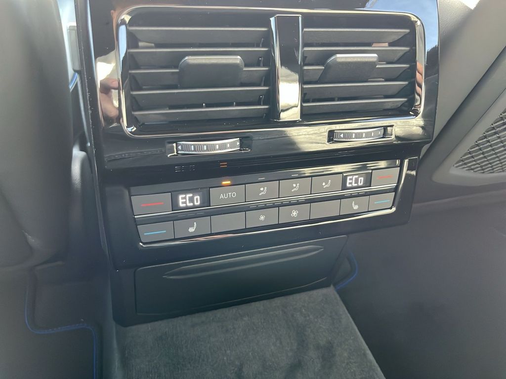 Volkswagen Touareg 2025