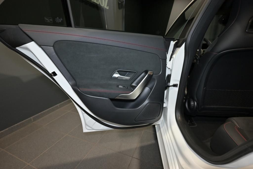 Mercedes-Benz CLA 200 2024