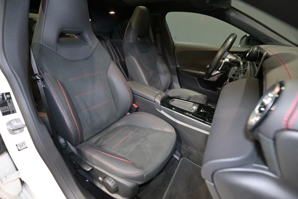 Mercedes-Benz CLA 200 2024