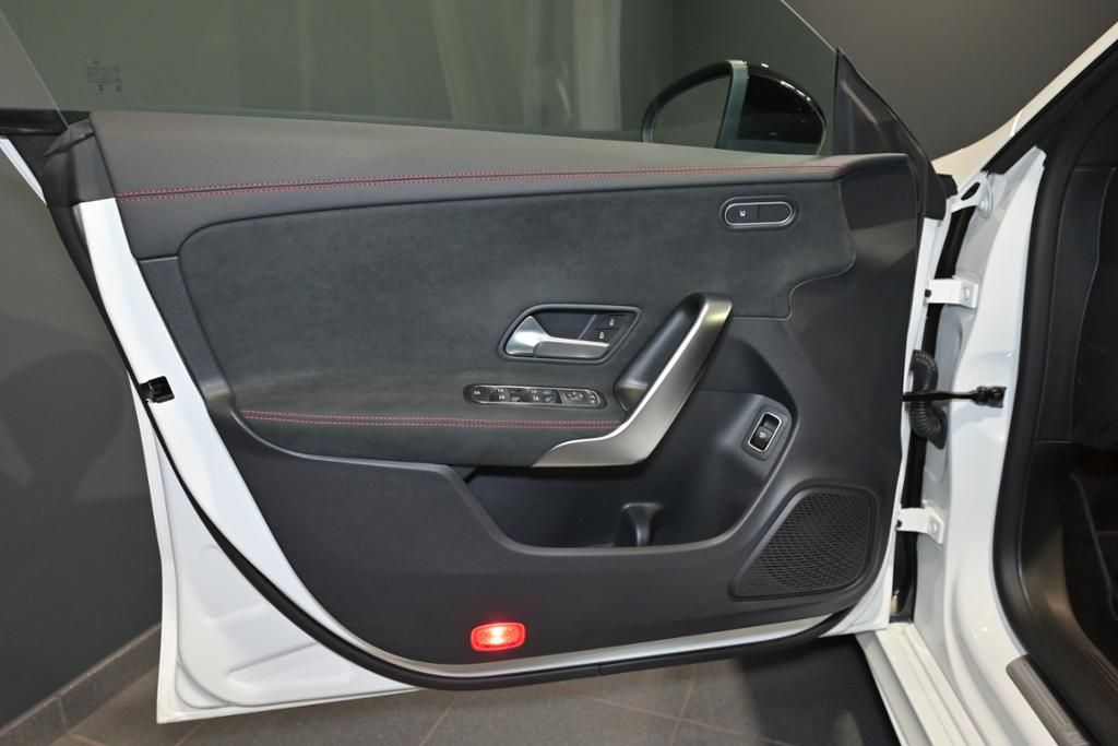 Mercedes-Benz CLA 200 2024