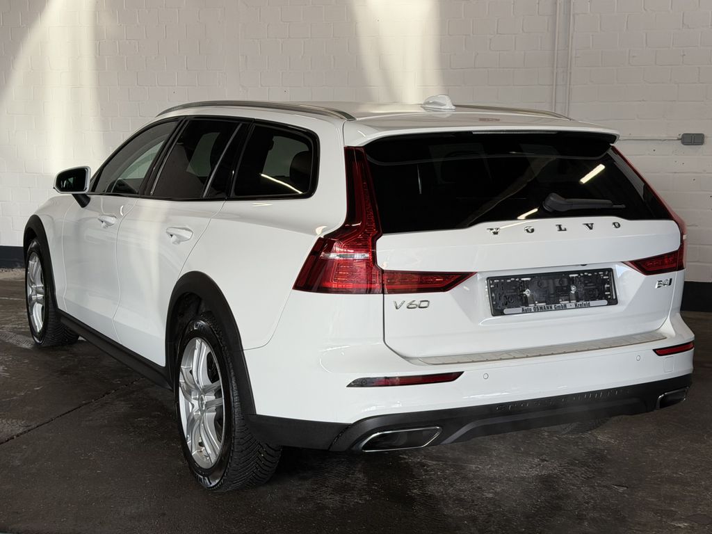 Volvo V60 Cross Country 2022